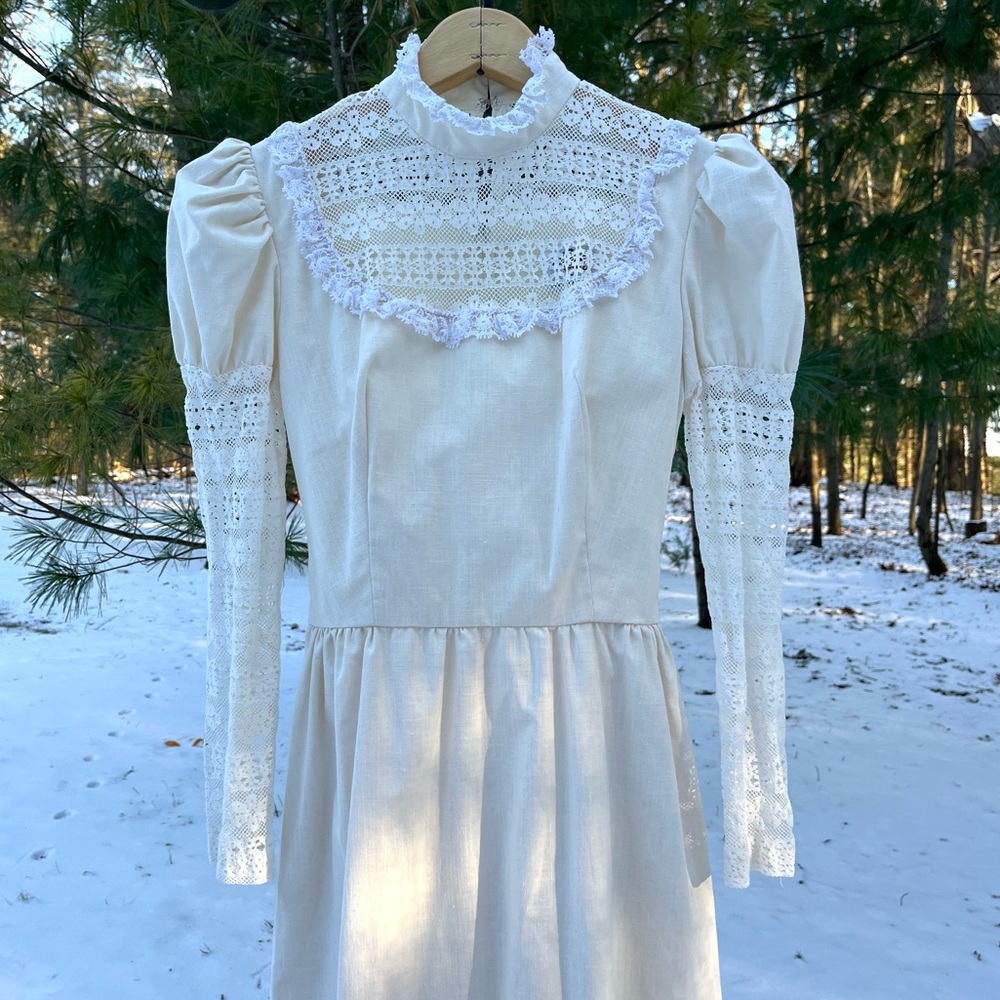 70s Lanz Victorian Style Ivory Dress - Picture 11 of 16
